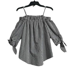 iZ Byer black and white off the shoulder 3/4 sleeve top